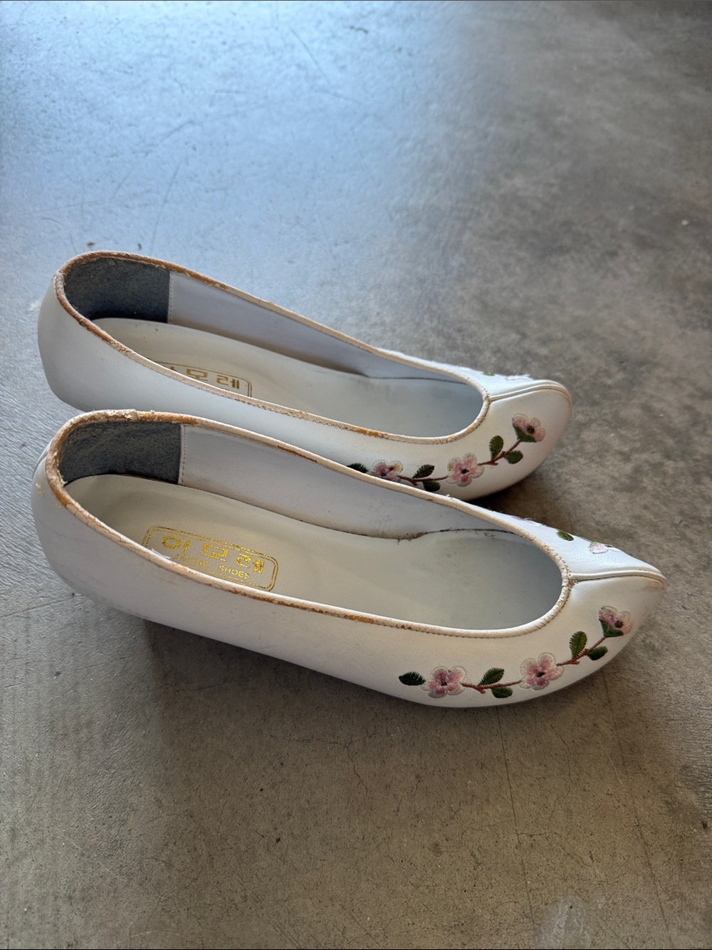 White Floral Embroidered Ballet Flats - Women